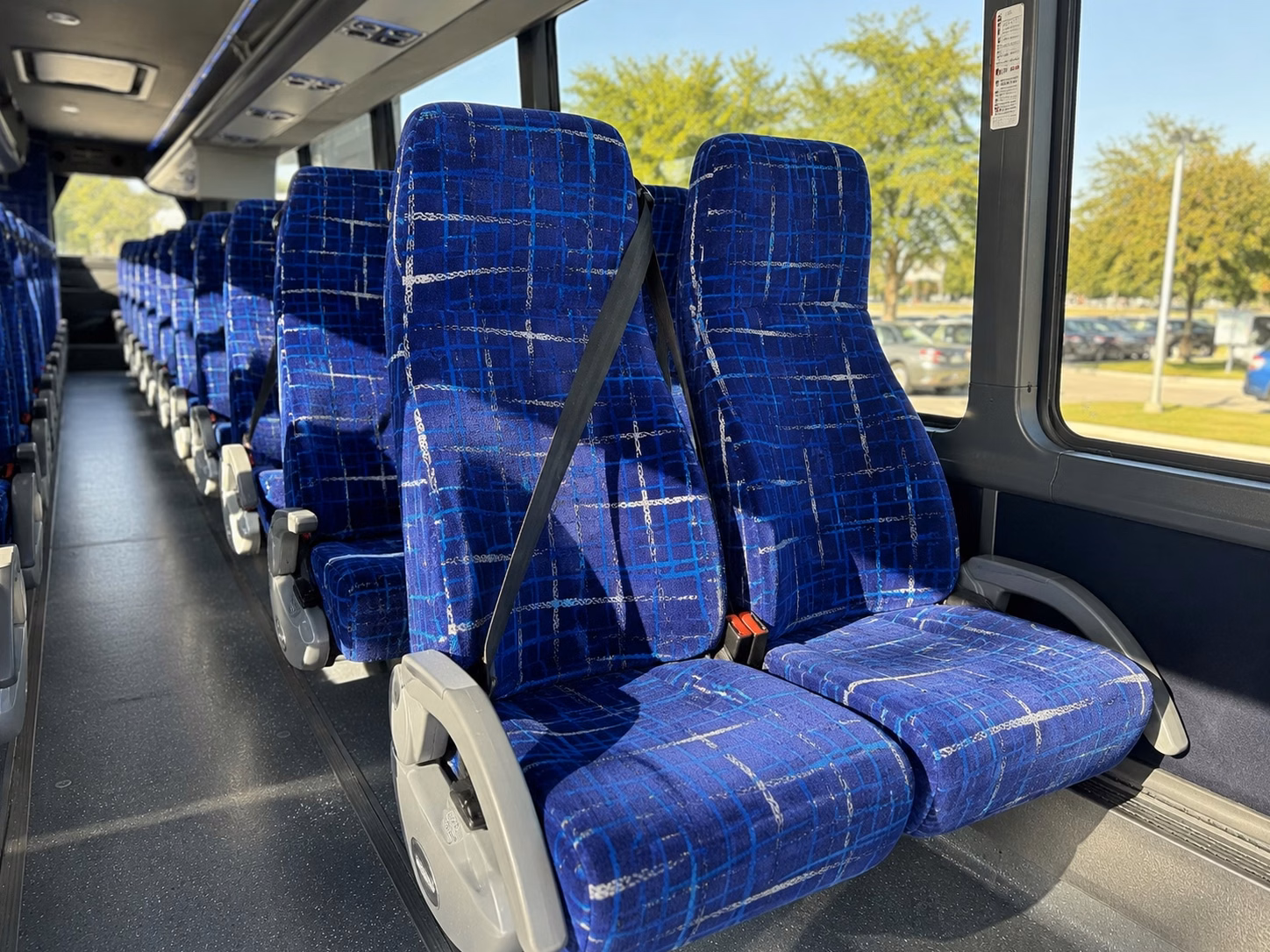 shuttle your wedding guests between lehi hotels and ceremony venues without the headaches